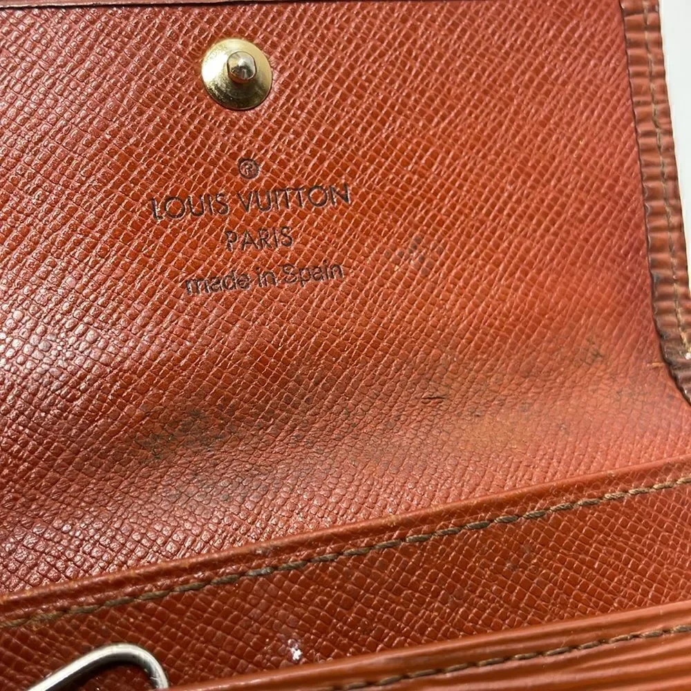 Authentic Louis Vuitton Epi Leather 6 Key Wallet